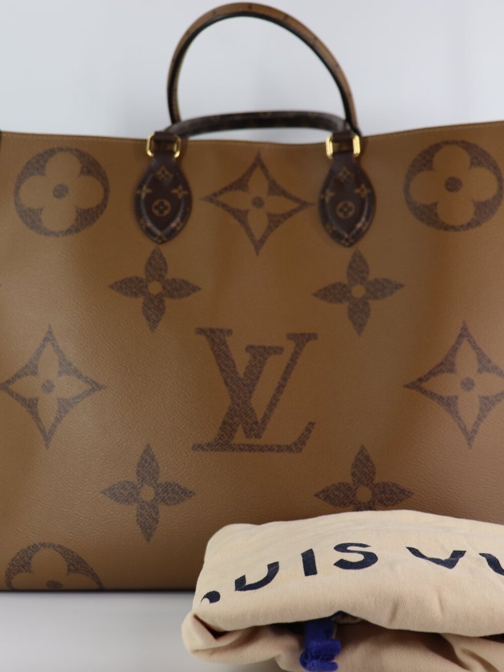 Louis Vuitton Reverse Monogram Giant Onthego MM